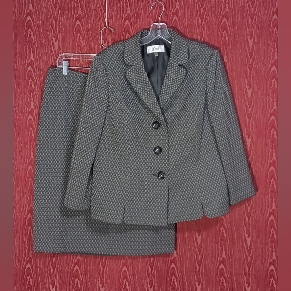 LE SUIT 2 Piece Gray Collared 3/4 Sleeve Button Skirt Suit Women's Size 12 - Picture 1 of 16
